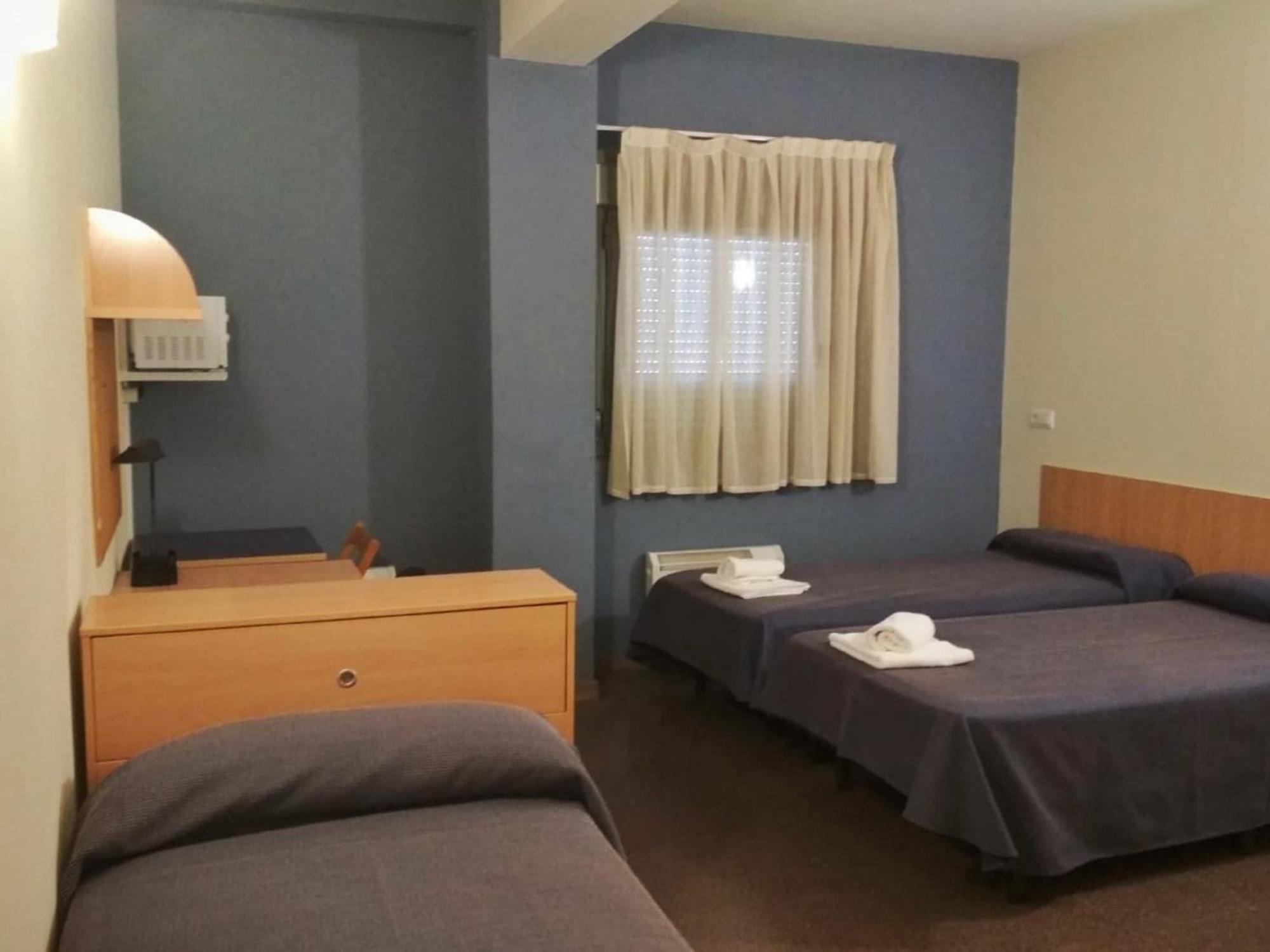 Residencia Universitaria Resa As Burgas Ourense Rum bild