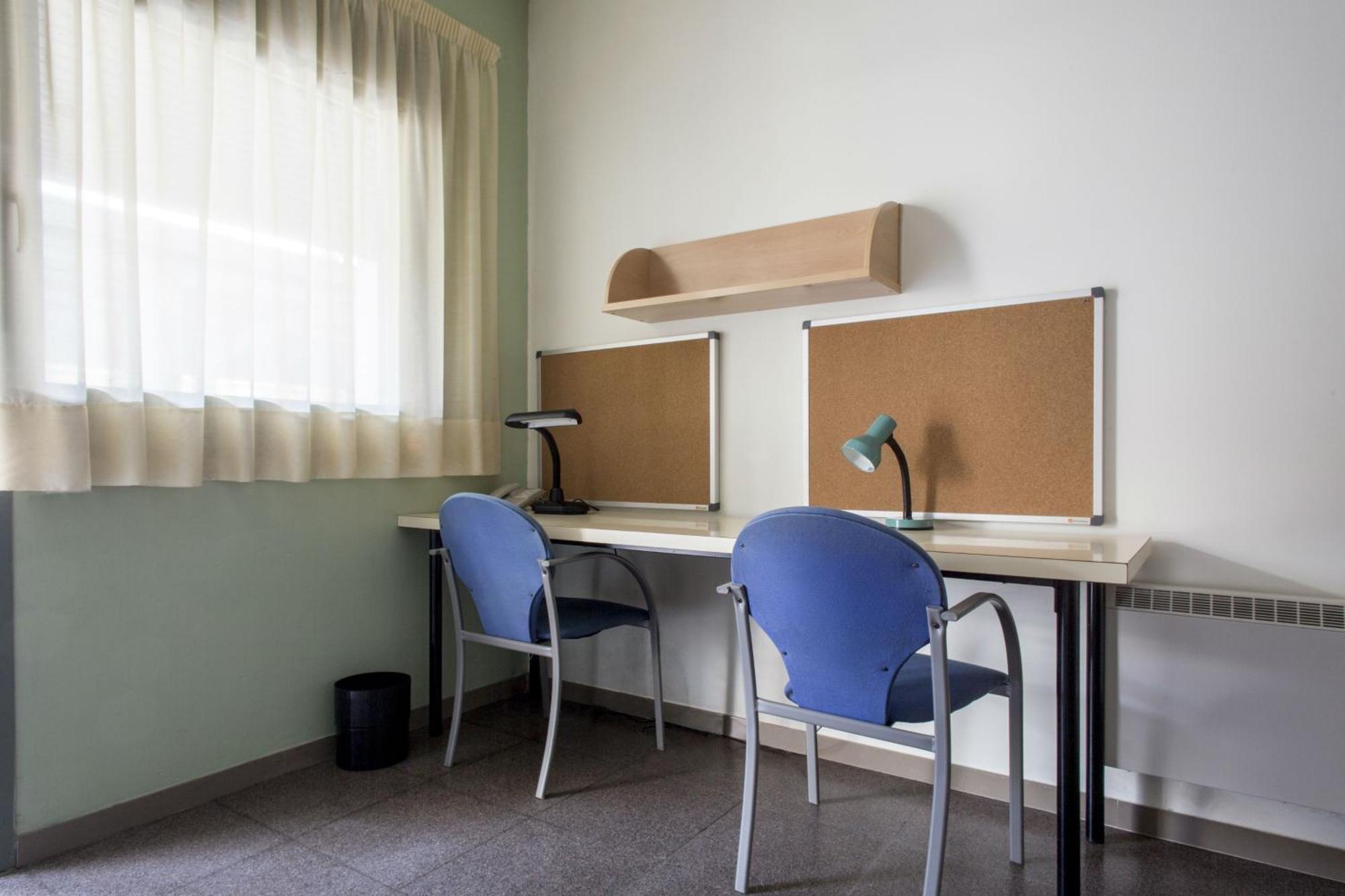 Residencia Universitaria Resa As Burgas Ourense Rum bild