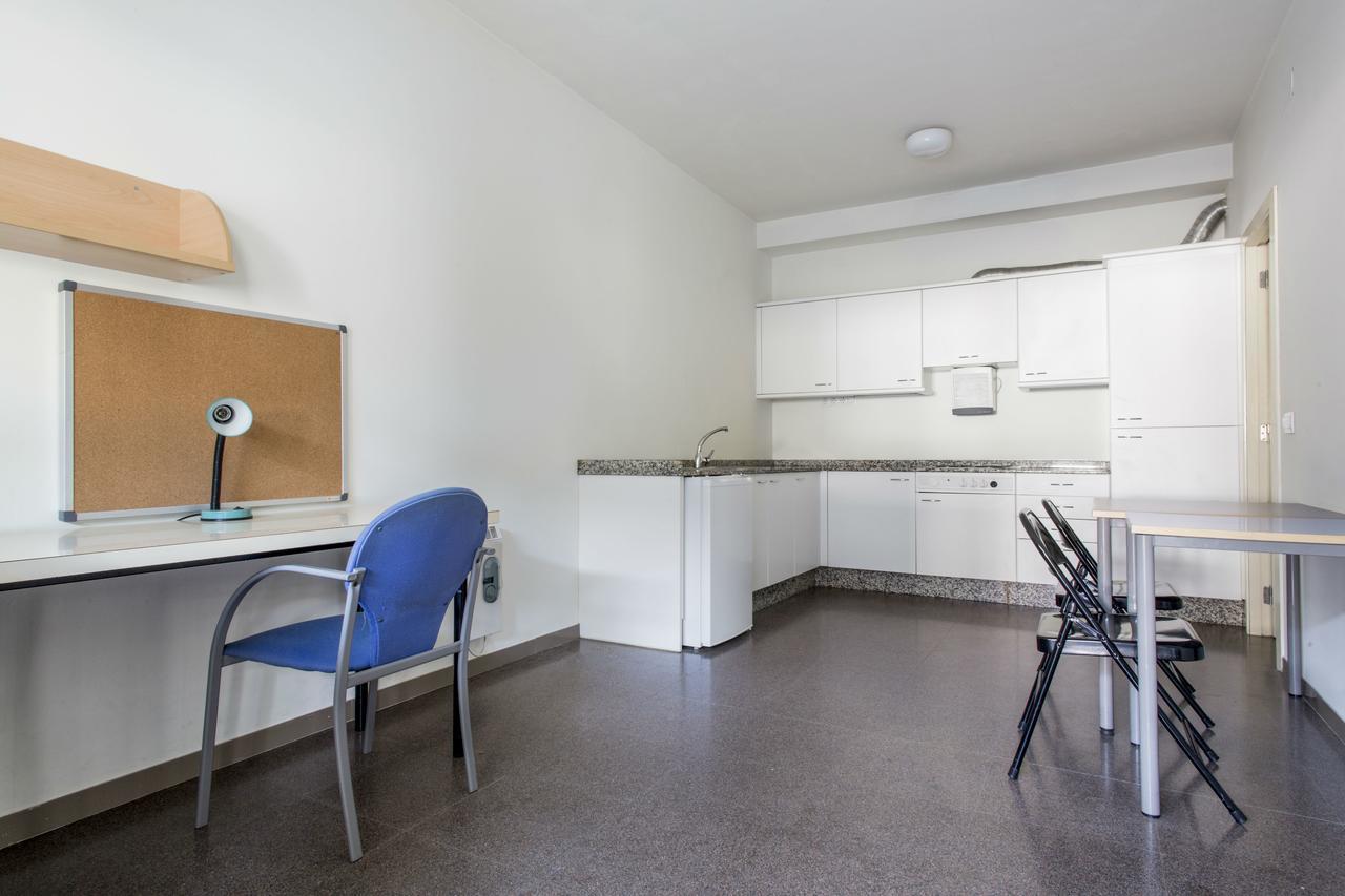 Residencia Universitaria Resa As Burgas Ourense Exteriör bild